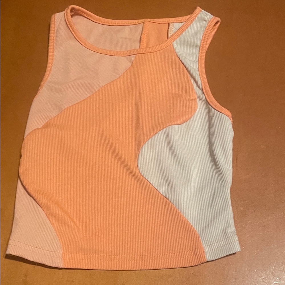 SHEIN Coral and White Wave Crop Top